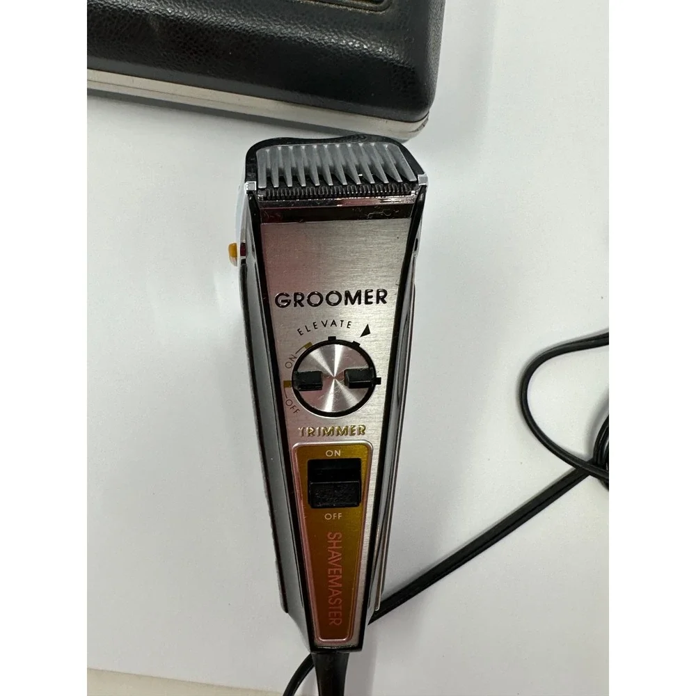 Vintage Sunbeam Groomer Razor 8000 Electric Shaver with Original Case T5